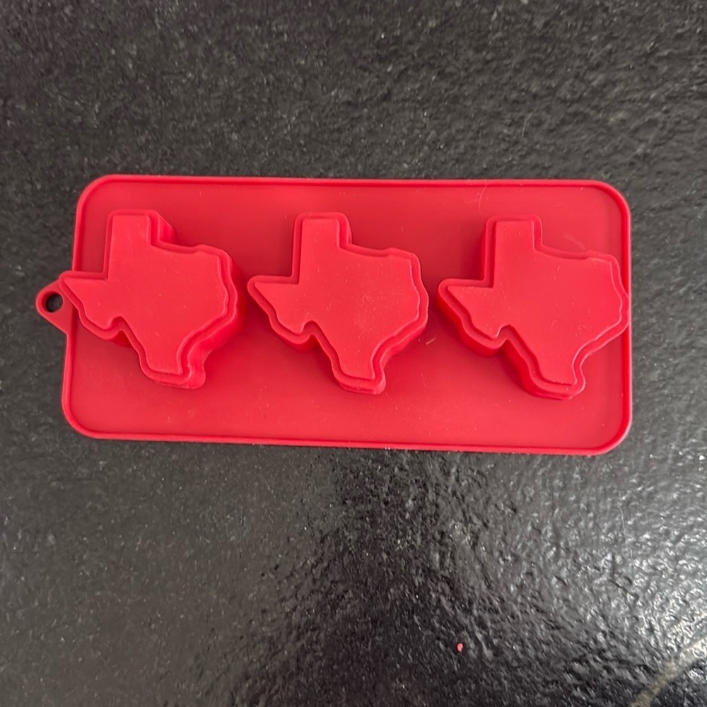 🤠 Texas-Shaped Silicone Mold – Red, Multi-Purpose